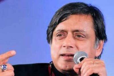 Wishing PM Modi, Advani on Birthdays Doesn't Make Me 'Sanghi', Says Shashi Tharoor, Invokes 'Ahimsa'
