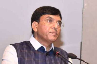 Health Minister Suggests Stickers Be Given to Notify Fully Vaccinated Status of Families