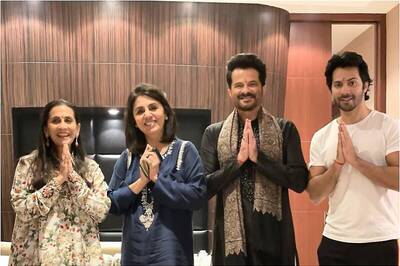 Jug Jugg Jeeyo Starts Shooting, Team Celebrates Neetu Kapoor's Return To Films