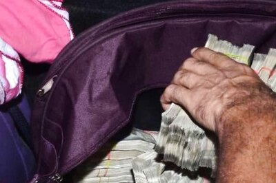 Bihar Drug Inspector Residence Raided; Huge Piles of Cash, Gold, Land Documents Seized