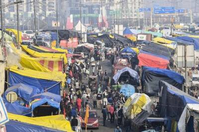 Two Farmer Unions Withdraw from Protests After Republic Day Violence in Delhi