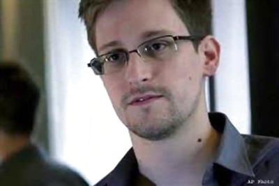 Edward Snowden's father praises son in an open letter