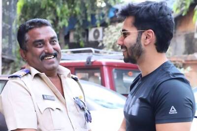 Varun Dhawan Gives Befitting Reply to Fan Who Accused Him of Violating the National Lockdown