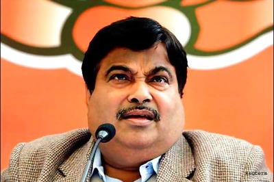 Nitin Gadkari backs Fadnavis on PM-led panel for Mumbai