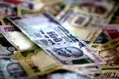 Rupee ends at 60.23 vs US dollar, dips to two-week low