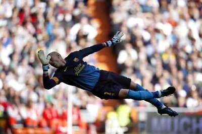 Barcelona appeal against Valdes four-game ban rejected