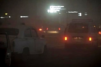 Delhi: Flights at IGI suspended due to dense fog