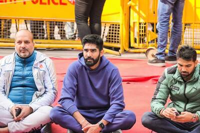 News18 Afternoon Digest: Wrestlers' Show of Strength at Jantar Mantar; Videocon's Venugopal Dhoot Granted Interim Bail by Bombay HC & More