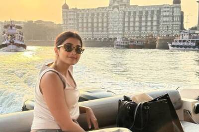 Cirkus Actress Pooja Hegde Slays The Casual-Chic Fit In Latest Pics, Take A Look