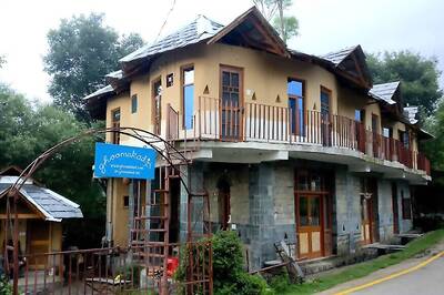 'Nomadic' Entrepreneur Makes Cozy Home for Startups in the Hills