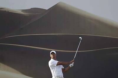 Woods shoots 69, in contention in Abu Dhabi