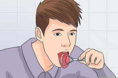 How to Choose a Tongue Cleaner