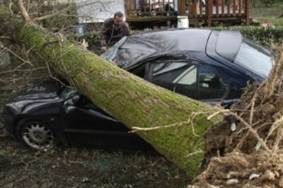 Killer storm strikes Spain, France; 11 dead