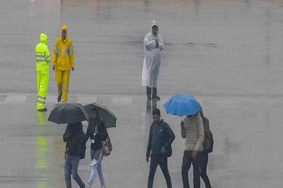 Light Rain, Drizzle Likely In Parts Of Delhi; AQI To Remain 'Poor'