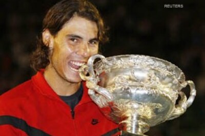 Nadal wins men's single, Federer misses record win