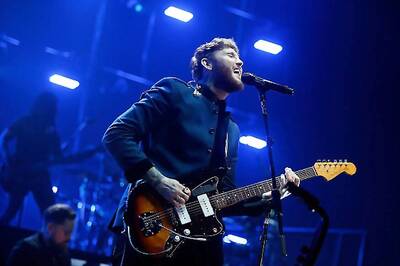 Singer James Arthur's Guitarist Helped Him Become Vegan