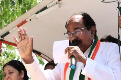 'Sadistic Govt, Fleecing People': Congress' Veerappa Moily Hits Out at Centre Over Fuel Price Hikes