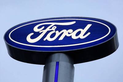 Ford Partners With Amazon to Allow Package Deliveries to Owners' Cars