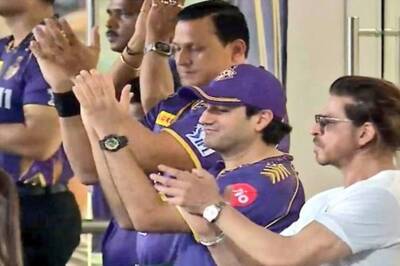 Shah Rukh Khan Cheers As KKR Takes On RR In IPL 2024; Pathaan Director Siddharth Anand Joins Him