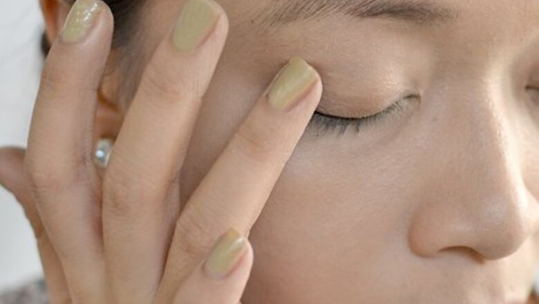 How to Wear Purple Eyeshadow