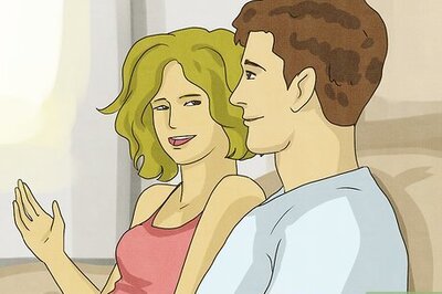 How to Turn On an Aquarius Man