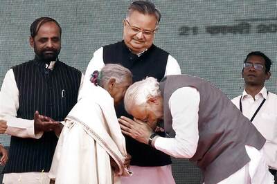 Modi touches feet of 104-year-old woman who sold her goats to build toilet at home