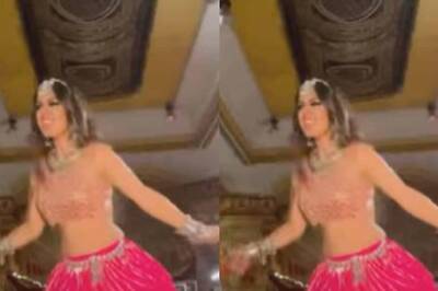 Watch: Nia Sharma Dances to 'Chaiya Chaiya' Song in Pink Lehenga