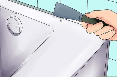 How to Seal Around a Basin or Bathtub with Silicone