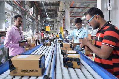 Amazon, Flipkart Hit as Govt Tightens E-commerce Rules for Vendors, Bars Online Exclusives