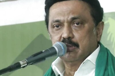 TN CM Sits with School Students in Classroom, Evaluates Teaching Skills