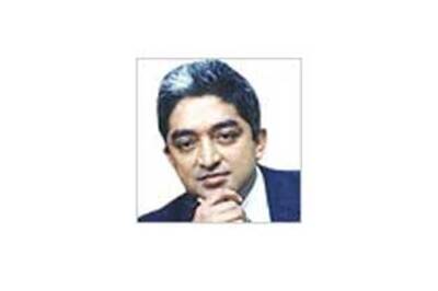 View chat with Harish Bijoor on CEOs and pay cut