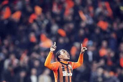 Chelsea's bid of 33m euros for Willian rejected