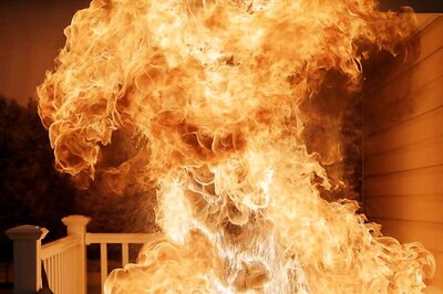 Fire Breaks Out at Kolkata Highrise, Five Fire Tenders Deployed, No Casualties So Far