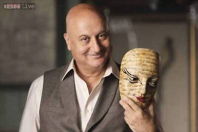 'The Anupam Kher Show': The first episode with Shah Rukh Khan couldn't evoke enough excitement