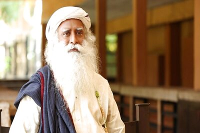 'Debate But Don't Take Sides': Sadhguru Discourages Student Politics at JNU Event
