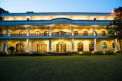 A Kolkata Bungalow Sells For Approx Rs 100 Crore, Comes Equipped with Art Gallery, Waterfall