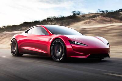Tesla Roadster With SpaceX Package Could do 0-100 Km/h in Just 1.1 Seconds