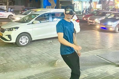 Peak Bengaluru Moment on Full 'Display' As Man Strolls Indiranagar Wearing Apple Vision Pro