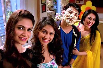 'Kis Kisko Pyaar Karoon' live tweet review: First day, first show