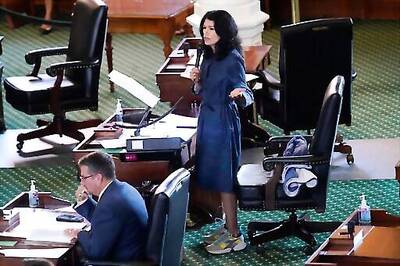 Texas Senator Defies Voting Limits With 15-hour Filibuster