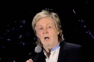 Paul McCartney And The Eagles Pay Emotional Tribute To Late Jimmy Buffett With 'Let It Be'