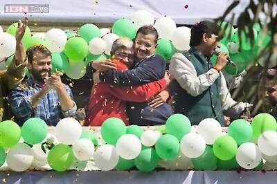 Delhi election results live: Delhi goes with #5SaalKejriwal, BJP stunned, Kiran Bedi says it's party's loss