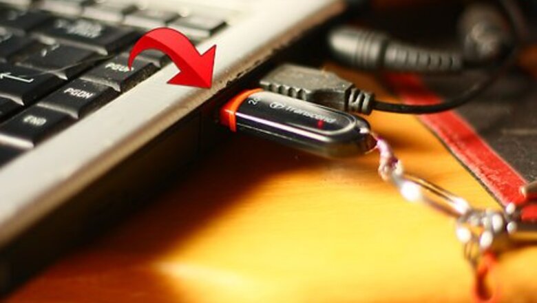 How to Back Up a Folder With a Flash Memory Drive