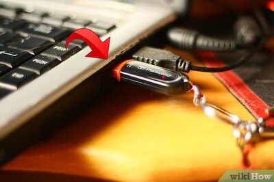 How to Back Up a Folder With a Flash Memory Drive