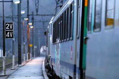 2 Shawl Vendors from Kashmir Abused on Delhi Train, Forced to Flee Leaving Behind Goods Worth Rs 2 Lakh