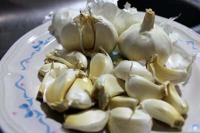 How to Keep Fresh Chopped Garlic
