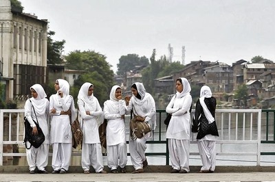 To Bring Kashmiri Youth in Mainstream, Govt Plans 'Sister Schools'