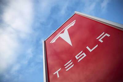 Tesla Acquires Battery Technology Group Maxwell for $218 Million