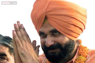Navjot Singh Sidhu first BJP leader to address rally in downtown Srinagar
