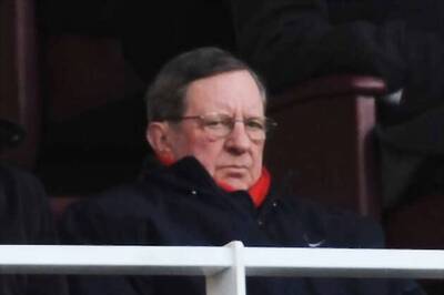 Peter Hill-Wood era ends as Arsenal chairman steps down
